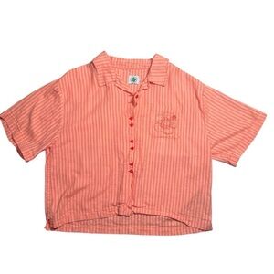 Emma Mulholland on Holiday 3XL Plus Short Sleeve Button Down Resort IndieSleeze